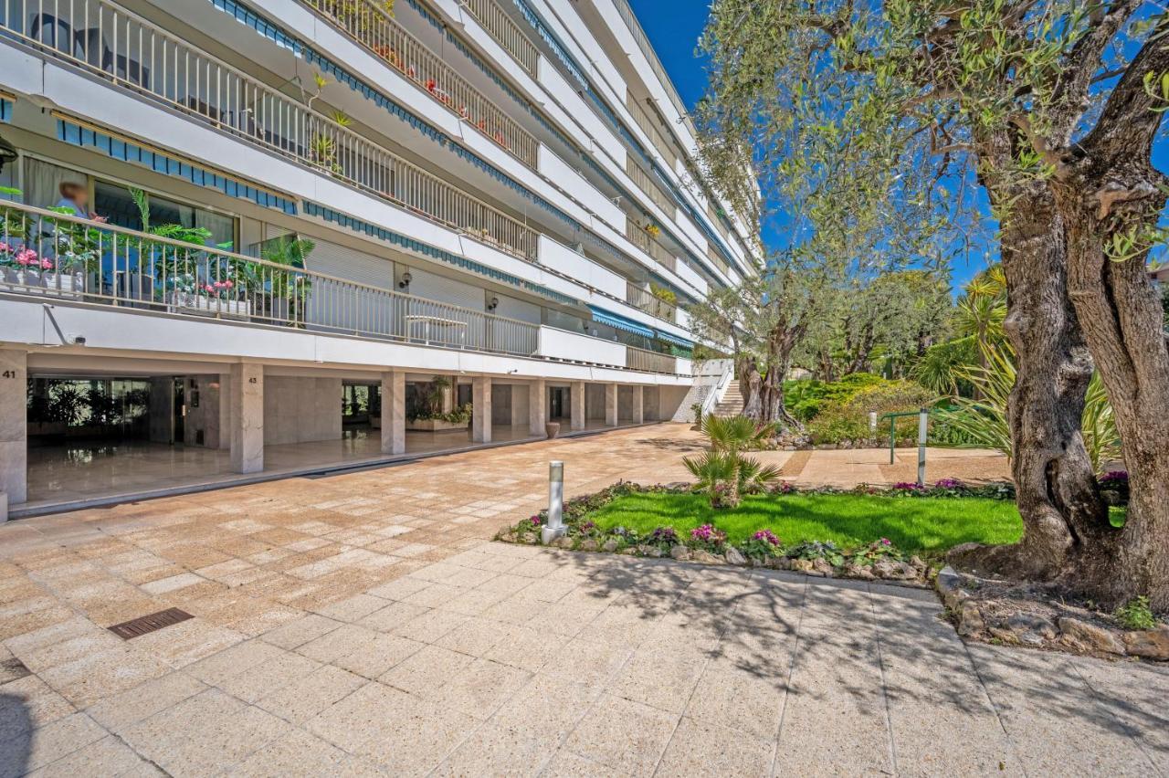 Le Vallauris Cannes Exteriör bild