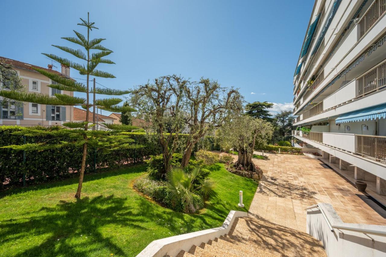 Le Vallauris Cannes Exteriör bild